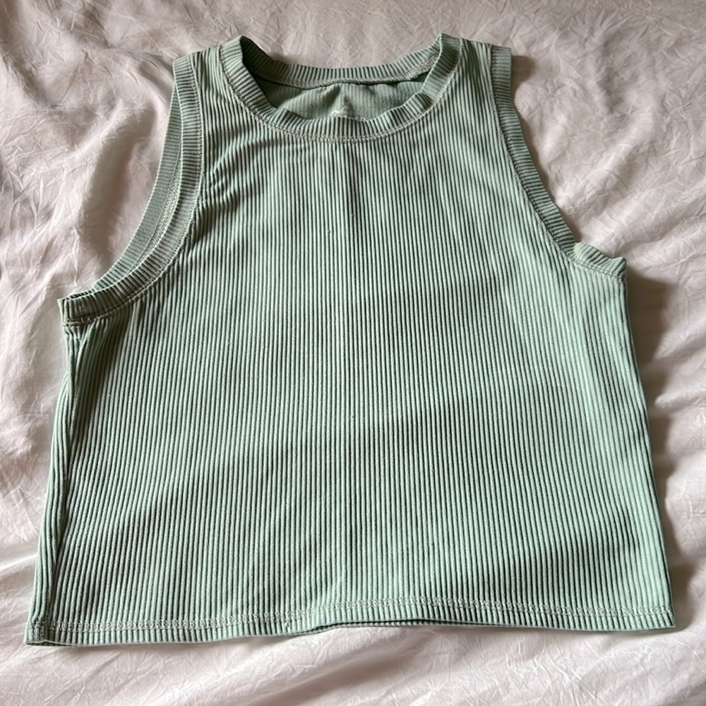 Hollister sleeveless crop top